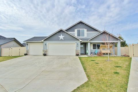 Photo of 1211 Mahogany St, Parma, ID 83660 (MLS # 98979530)