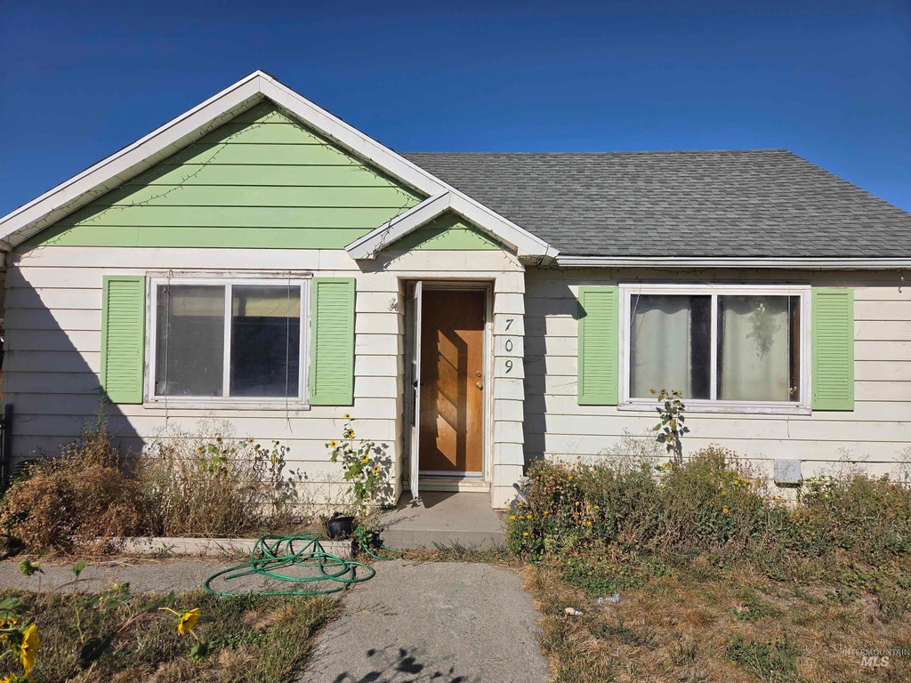 Photo of 709 N 7th St, Parma, ID 83660 (MLS # 99000206)