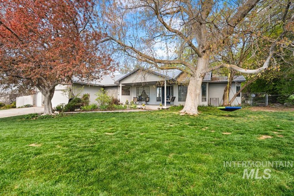 Photo of 2090 NE 10th Ave, Payette, ID 83661 (MLS # 98981263)