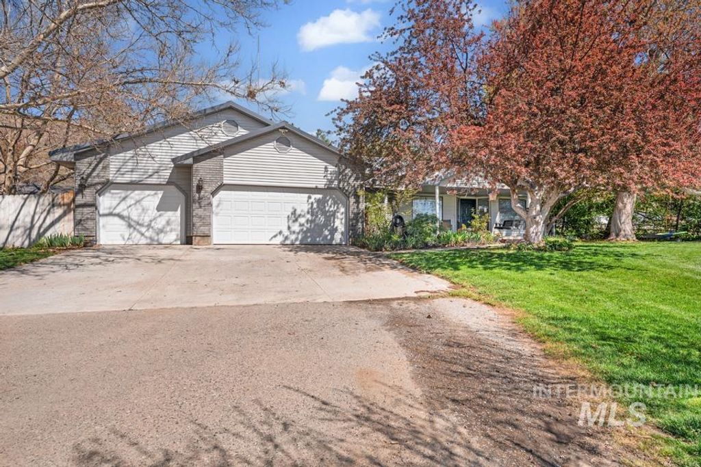 Photo of 2090 NE 10th Ave, Payette, ID 83661 (MLS # 98981263)