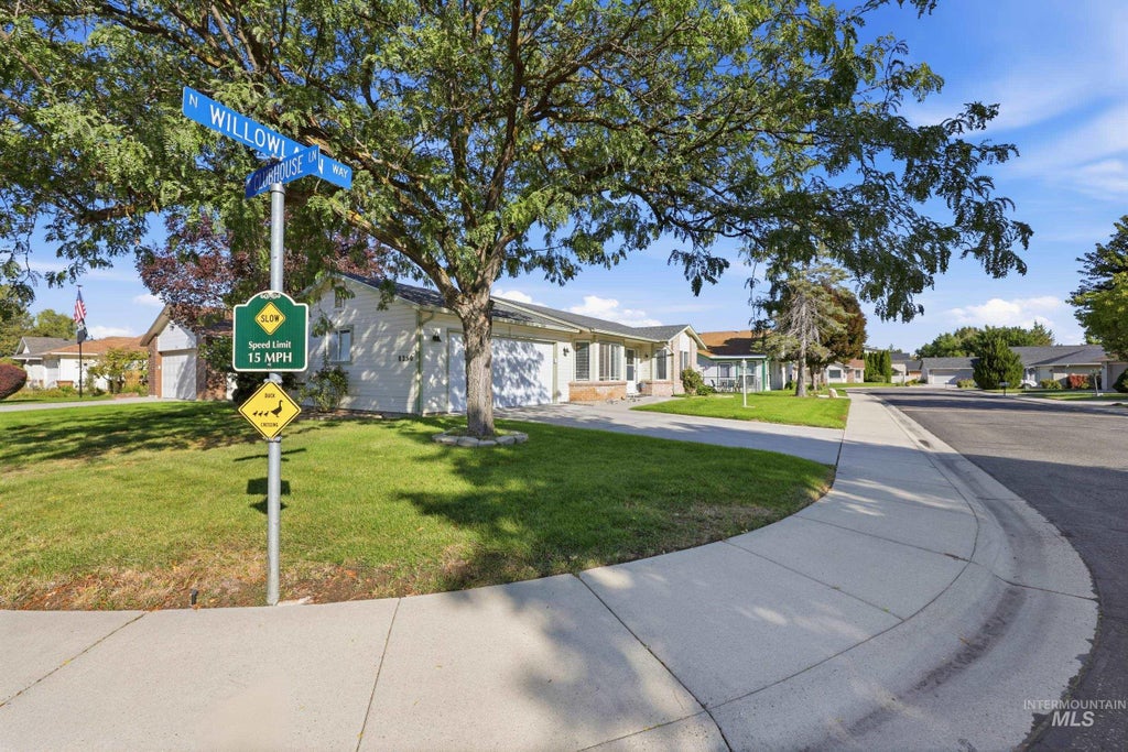 Photo of 8250 W Clubhouse Ln, Garden City, ID 83714 (MLS # 99000551)