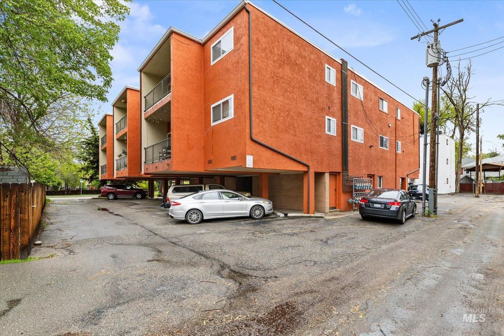 Photo of 1005 N 9th St #13, Boise, ID 83702 (MLS # 98985312)