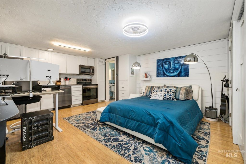 Photo of 1005 N 9th St #13, Boise, ID 83702 (MLS # 98985312)