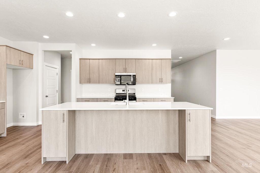 Photo of 8250 E Cool River Lp, Nampa, ID 83687 (MLS # 98978564)