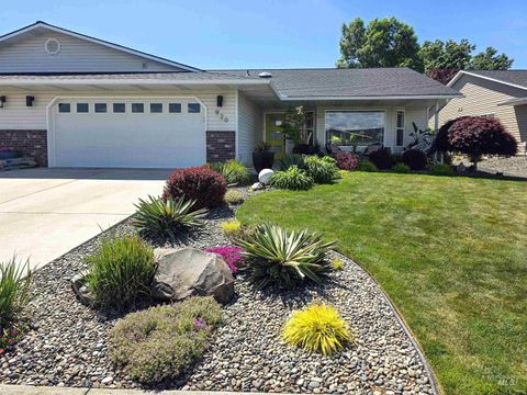 Photo of 920 Tamarack Dr, Lewiston, ID 83501 (MLS # 98986912)