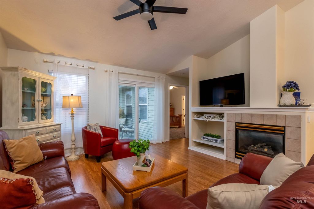 Photo of 1887 N Buena Vista Ave, Meridian, ID 83646 (MLS # 98970900)