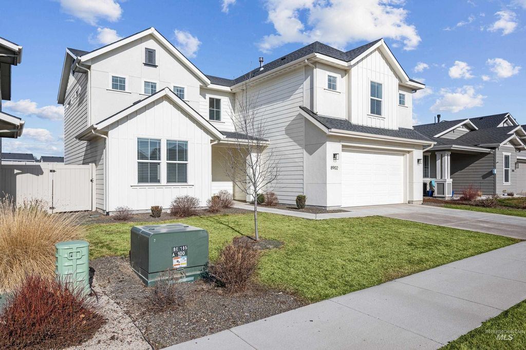 Photo of 8902 W Bowie Steet St, Star, ID 83669 (MLS # 98974537)