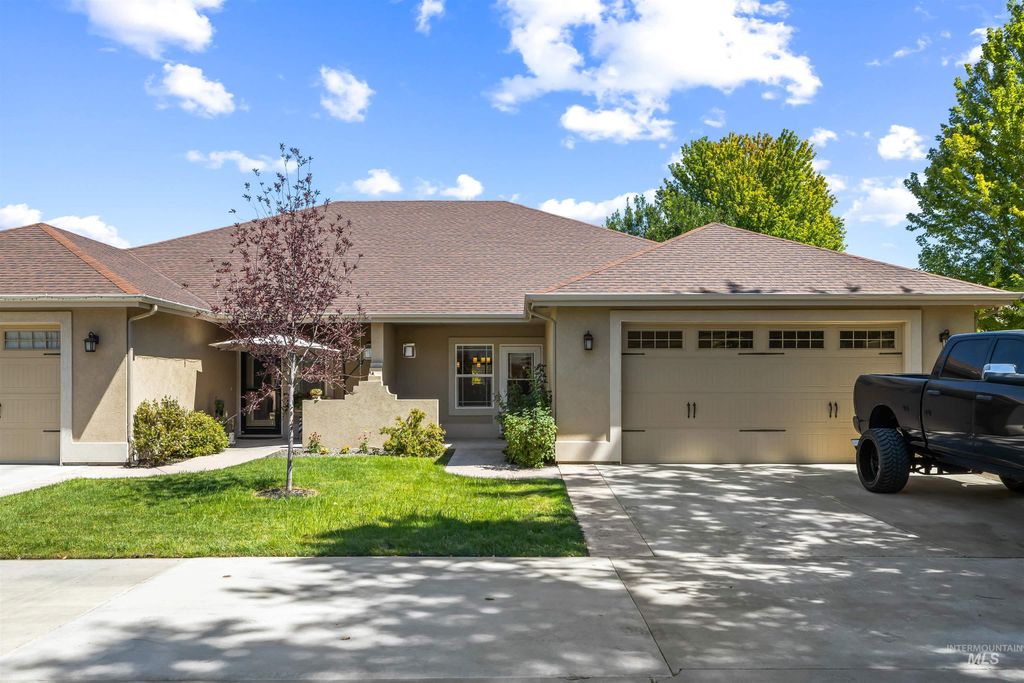 Photo of 1653 E Horse Creek Ct, Meridian, ID 83642 (MLS # 98970918)