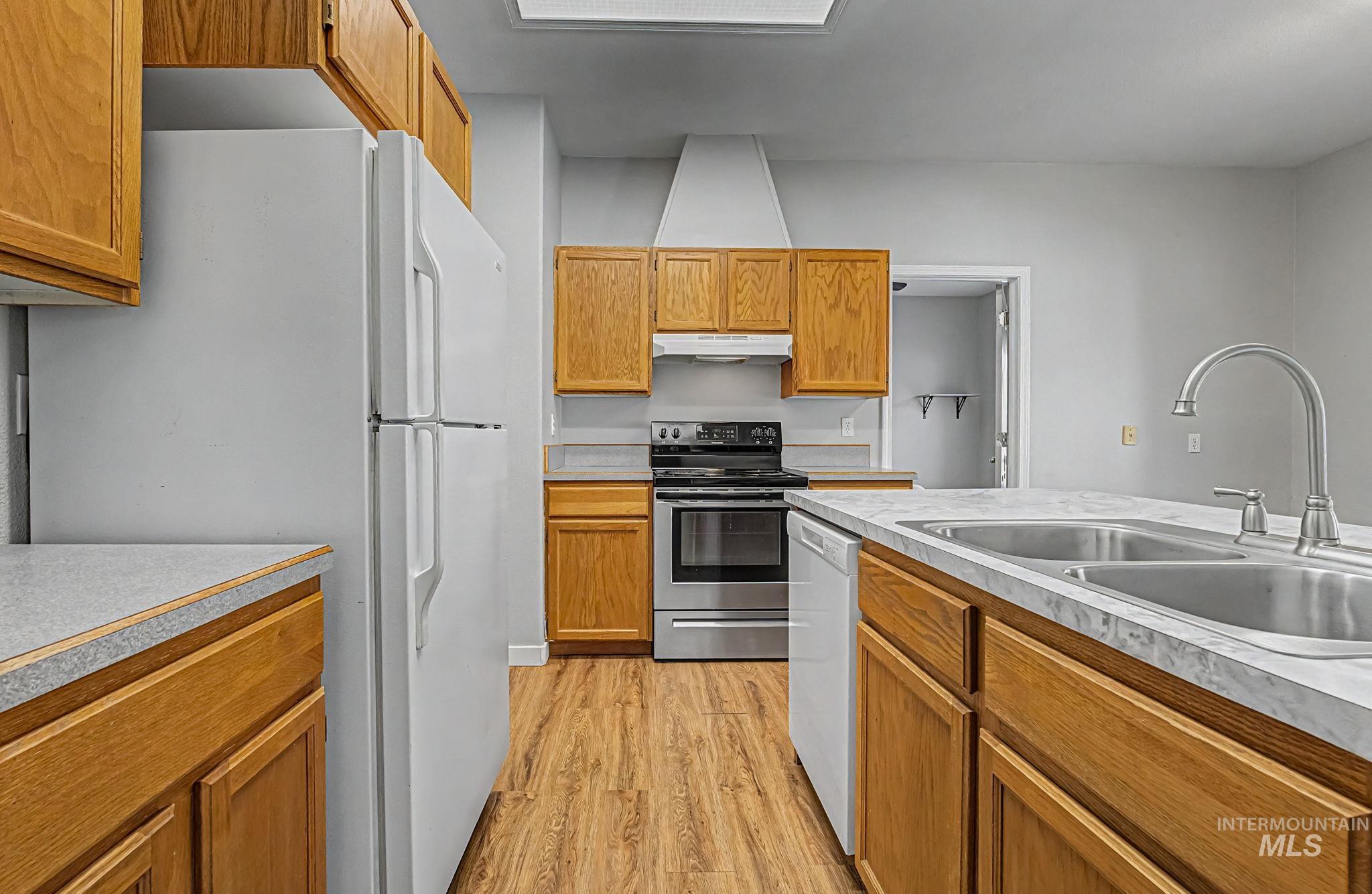2910 S Illinois