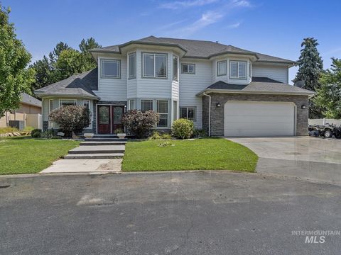 Photo of 1214 N Trail Creek Lane, Eagle, ID 83616 (MLS # 98954633)