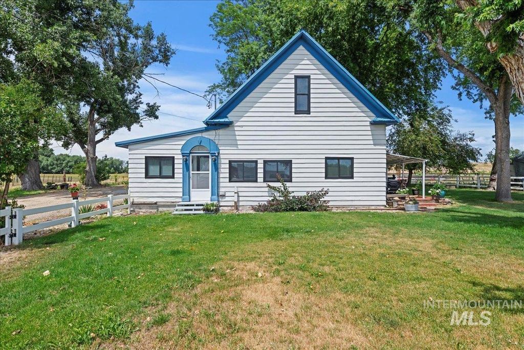 Photo of 3 8th Street, Middleton, ID 83644 (MLS # 98971312)