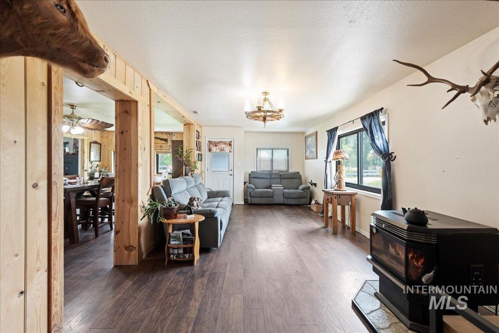 Photo of 3 8th Street, Middleton, ID 83644 (MLS # 98971312)