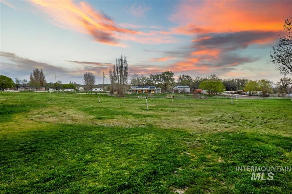 View of home's community