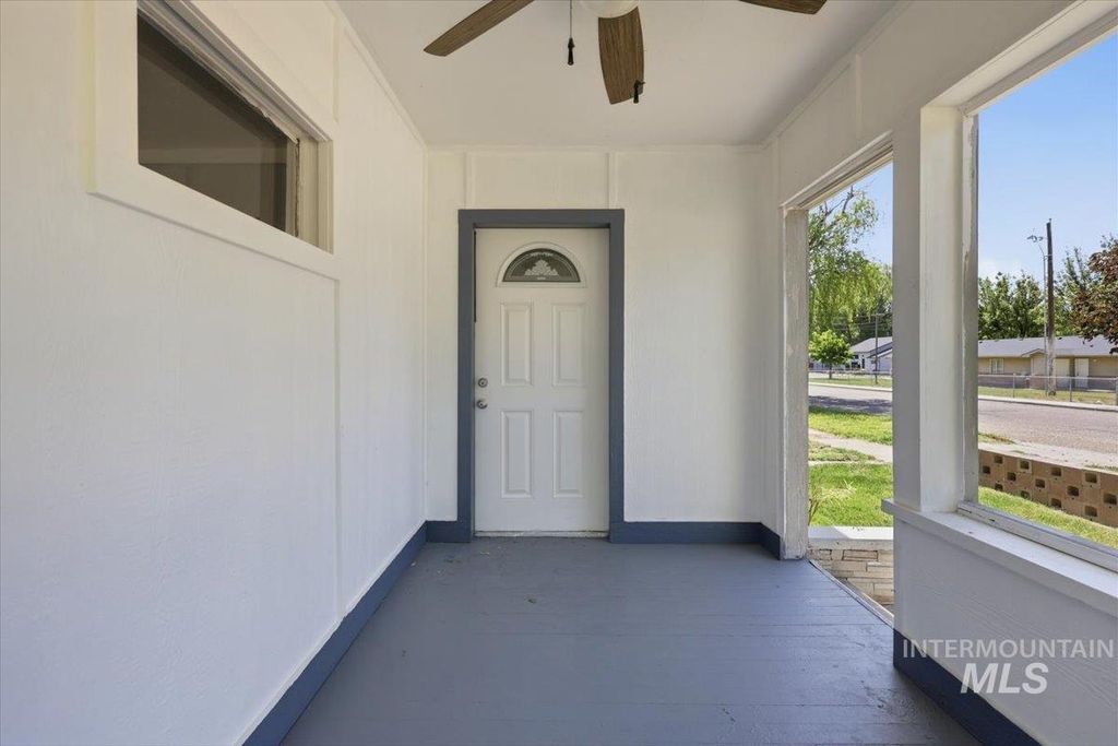 Photo of 416 9th Ave N Ave, Nampa, ID 83687 (MLS # 98986056)
