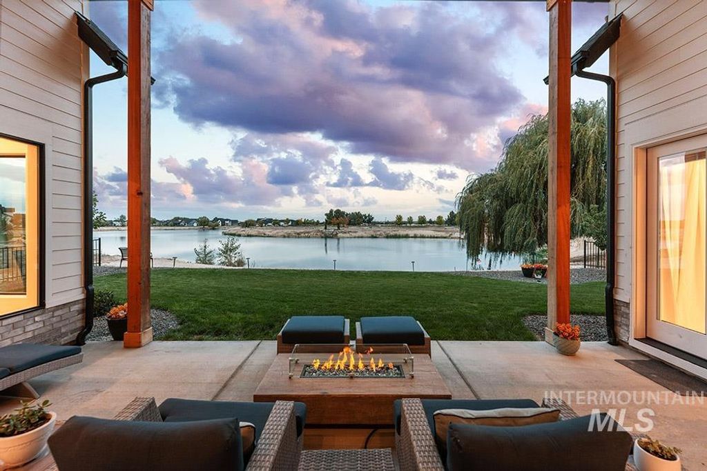 Photo of 6284 Salmon Falls, Star, ID 83669 (MLS # 98971668)