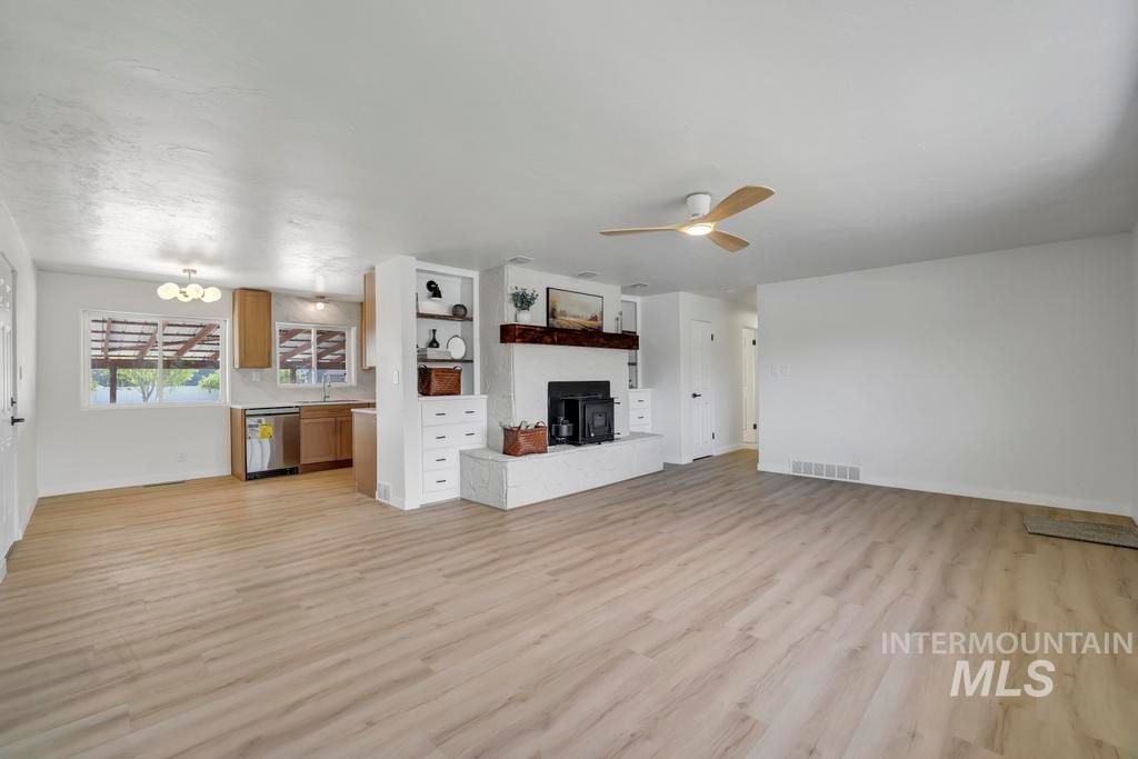Photo of 1069 W Filer Ave, Twin Falls, ID 83301 (MLS # 98987270)