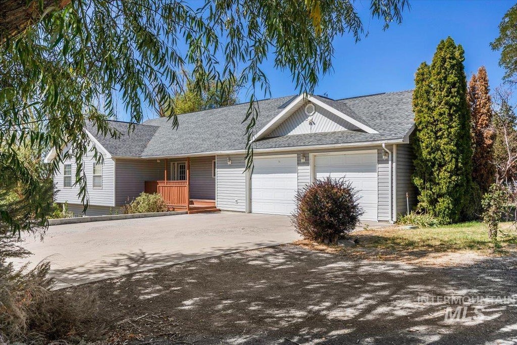 Photo of 1354 E 4400 N, Buhl, ID 83316 (MLS # 99001138)