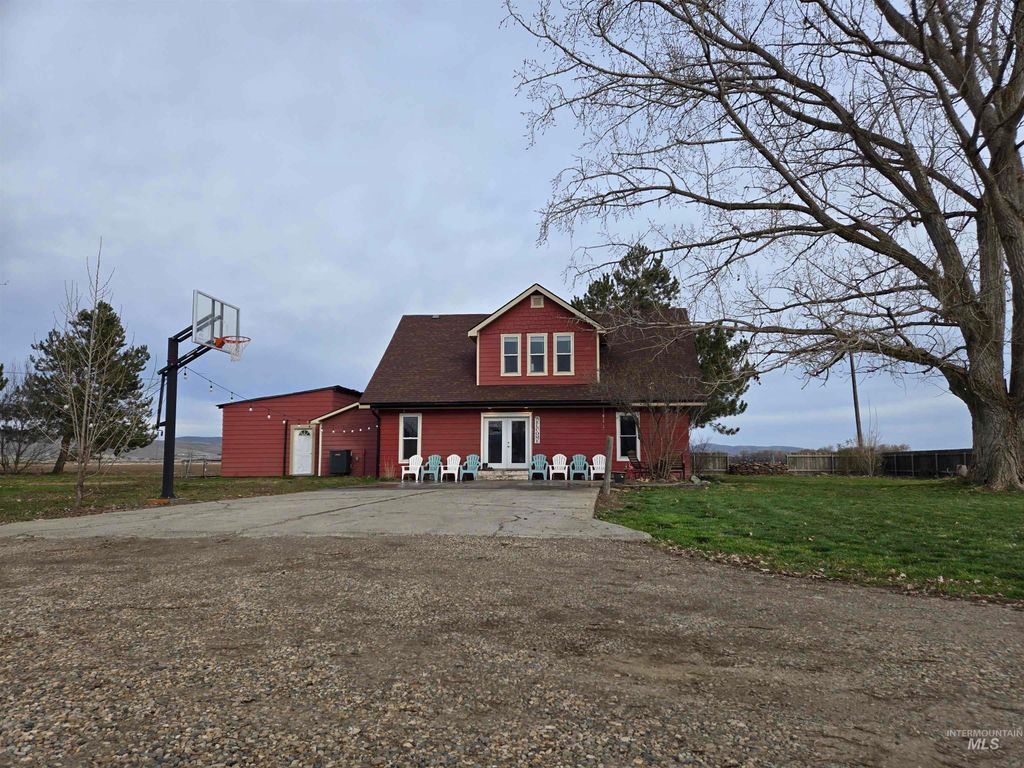 Photo of 924 Olds Ferry Road, Weiser, ID 83672 (MLS # 98976433)