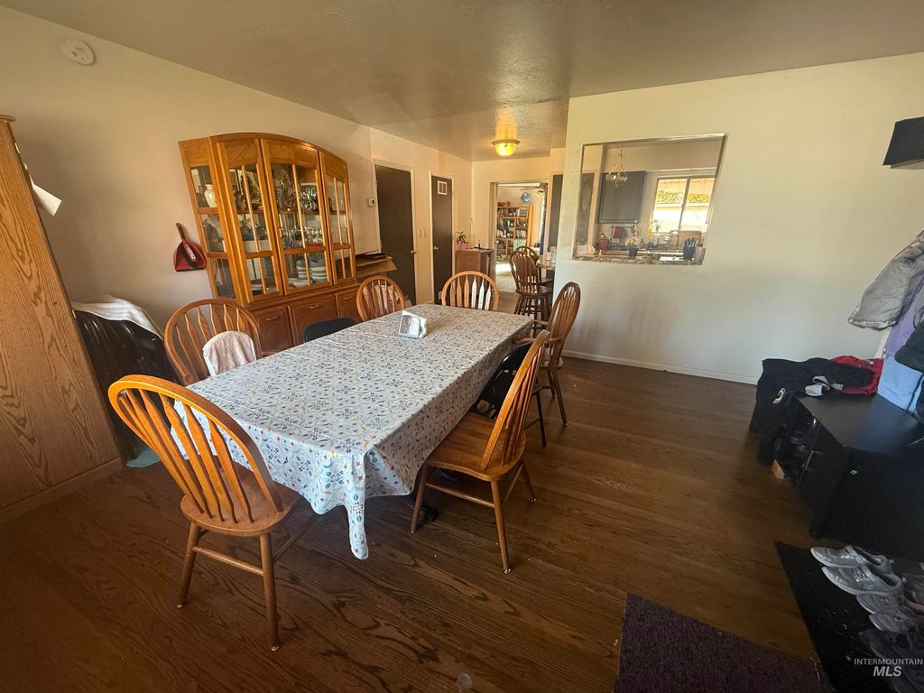 Photo of 975 E 17th N, Mountain Home, ID 83647 (MLS # 98967061)