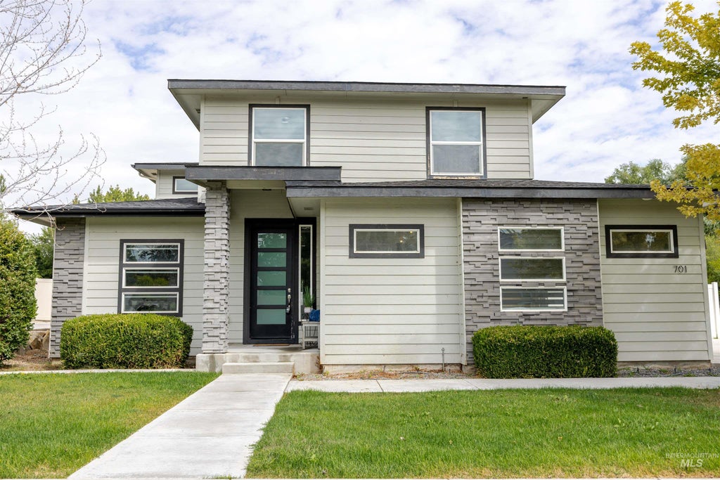 Photo of 701 E Willow Street, Caldwell, ID 83605 (MLS # 99000219)