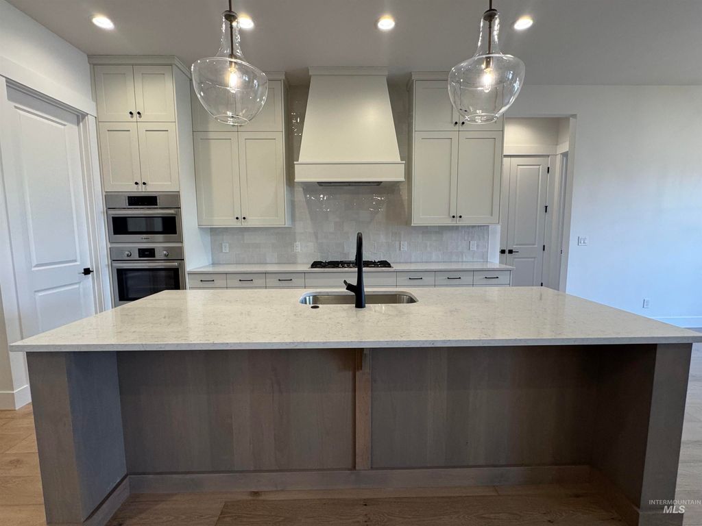 Photo of 880 W Buroak Dr, Meridian, ID 83642 (MLS # 98968574)