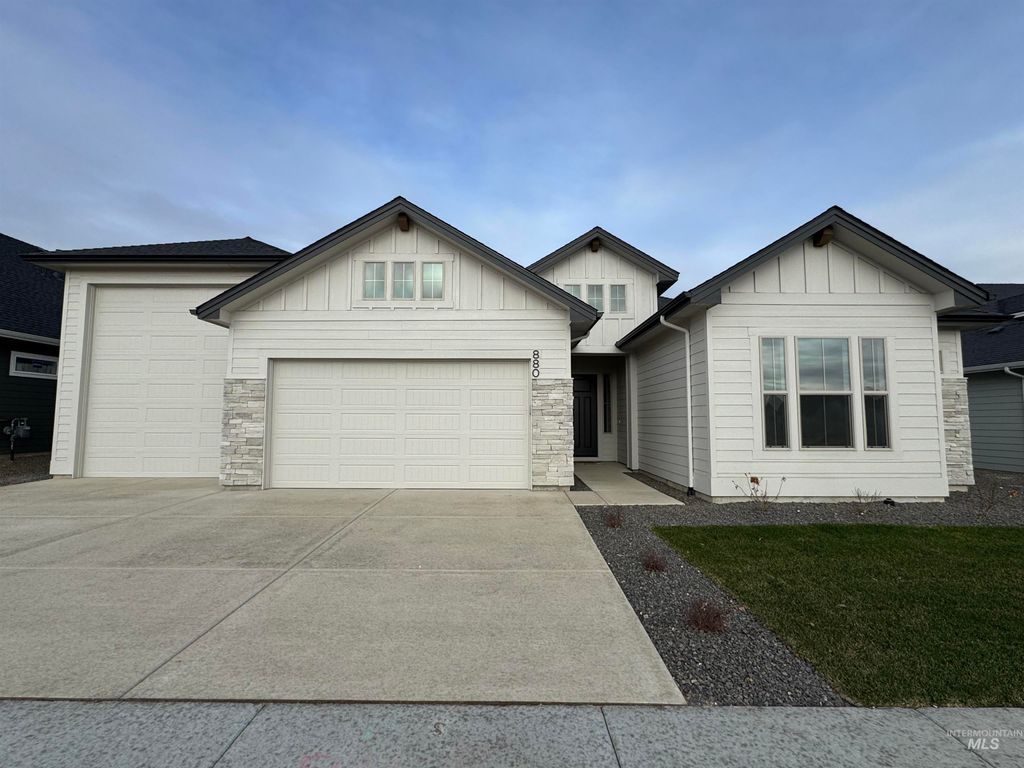 Photo of 880 W Buroak Dr, Meridian, ID 83642 (MLS # 98968574)
