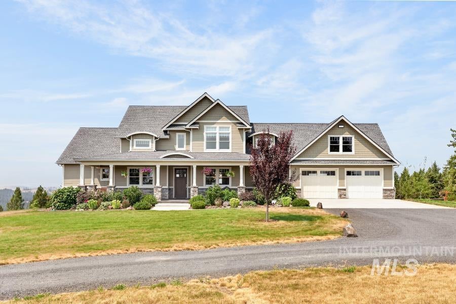 Photo of 1726 Little Bear Ridge Rd, Troy, ID 83871 (MLS # 99001449)