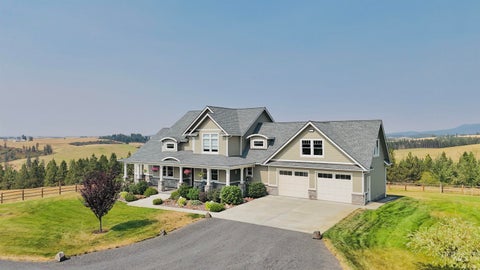 Photo of 1726 Little Bear Ridge Rd, Troy, ID 83871 (MLS # 99001449)