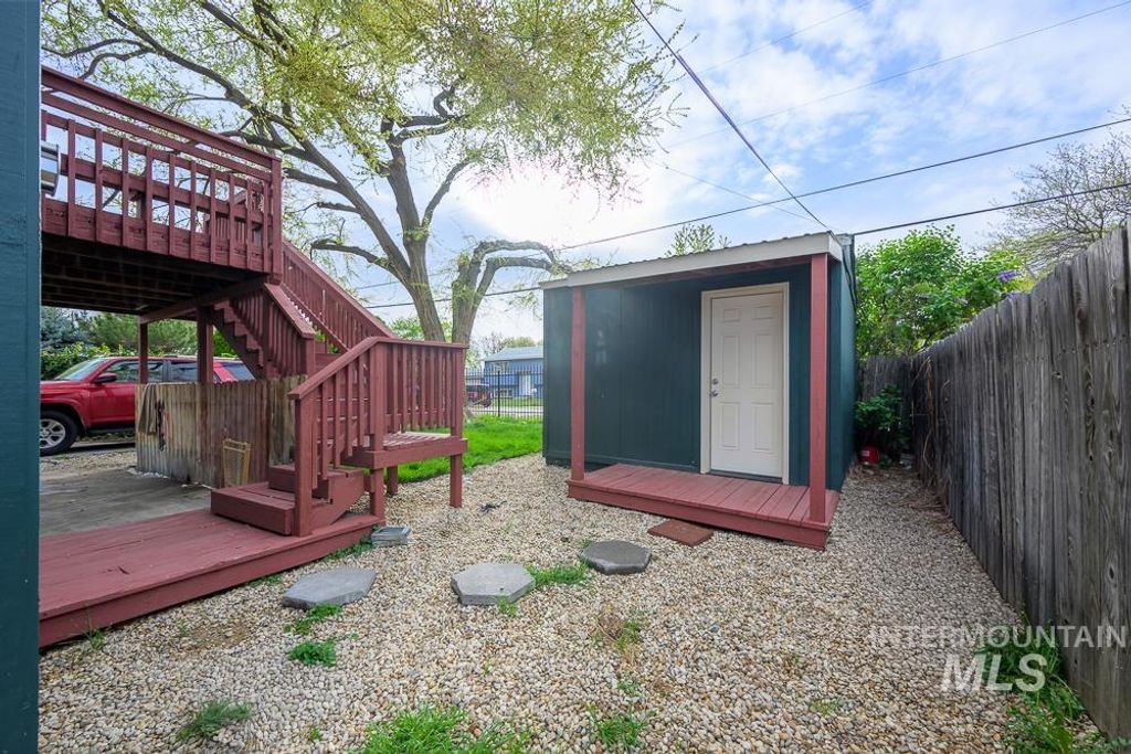 Photo of 516 18th Ave N Ave, Nampa, ID 83687 (MLS # 98983359)