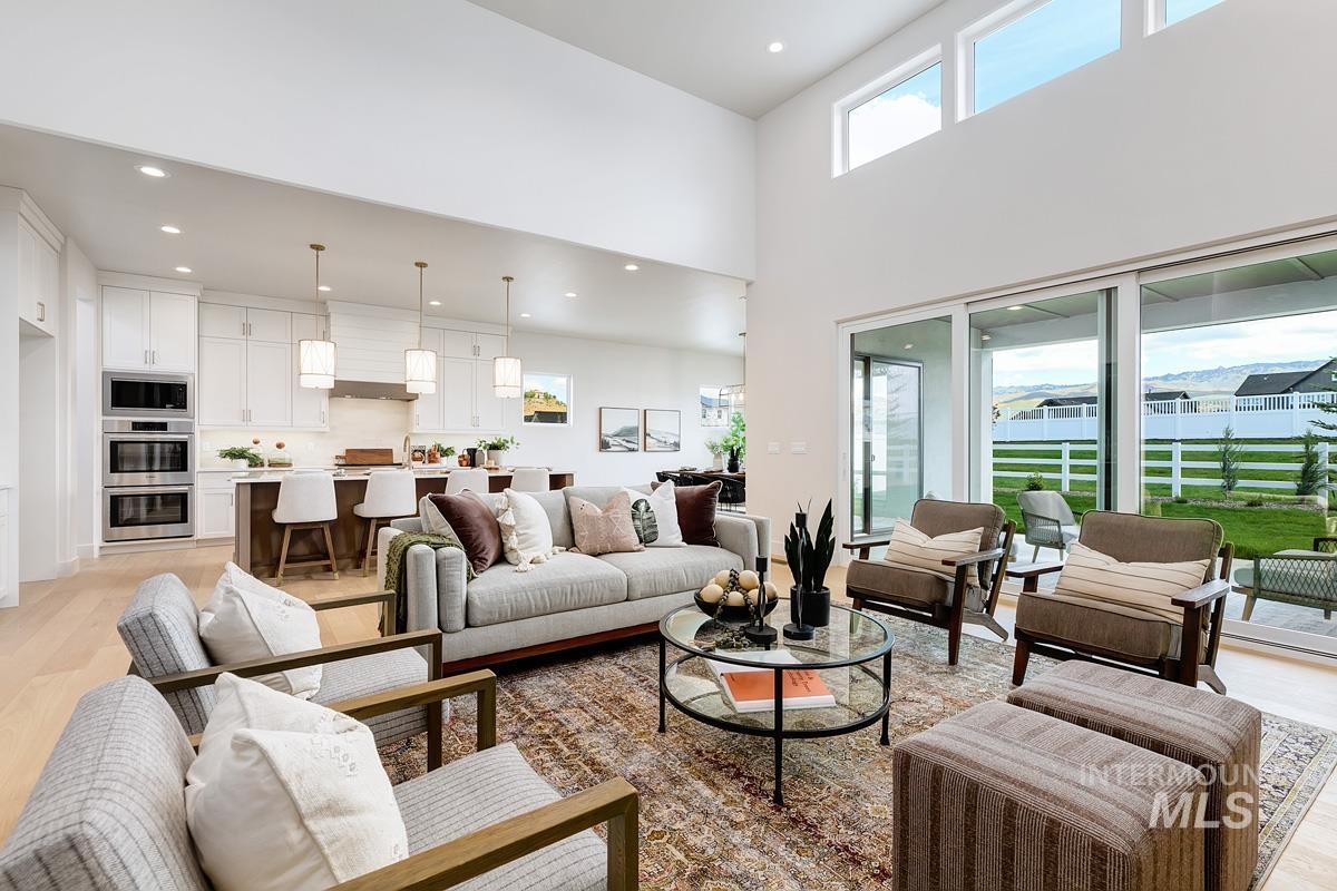 14198 N Woodpecker Ave