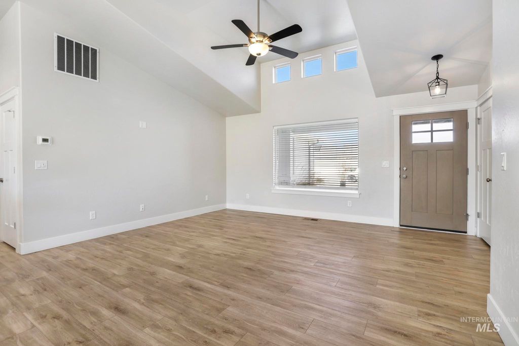 Photo of 975 Blueridge, Kimberly, ID 83341 (MLS # 98978788)