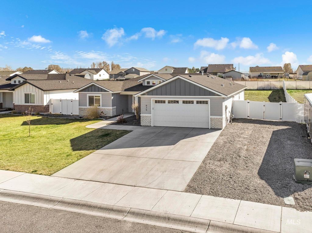 Photo of 975 Blueridge, Kimberly, ID 83341 (MLS # 98978788)