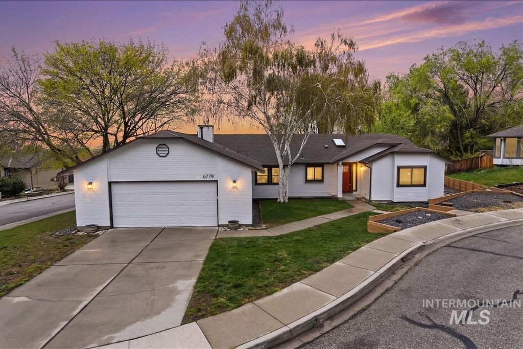 Photo of 6779 Fairhill Pl, Boise, ID 83714 (MLS # 98980526)