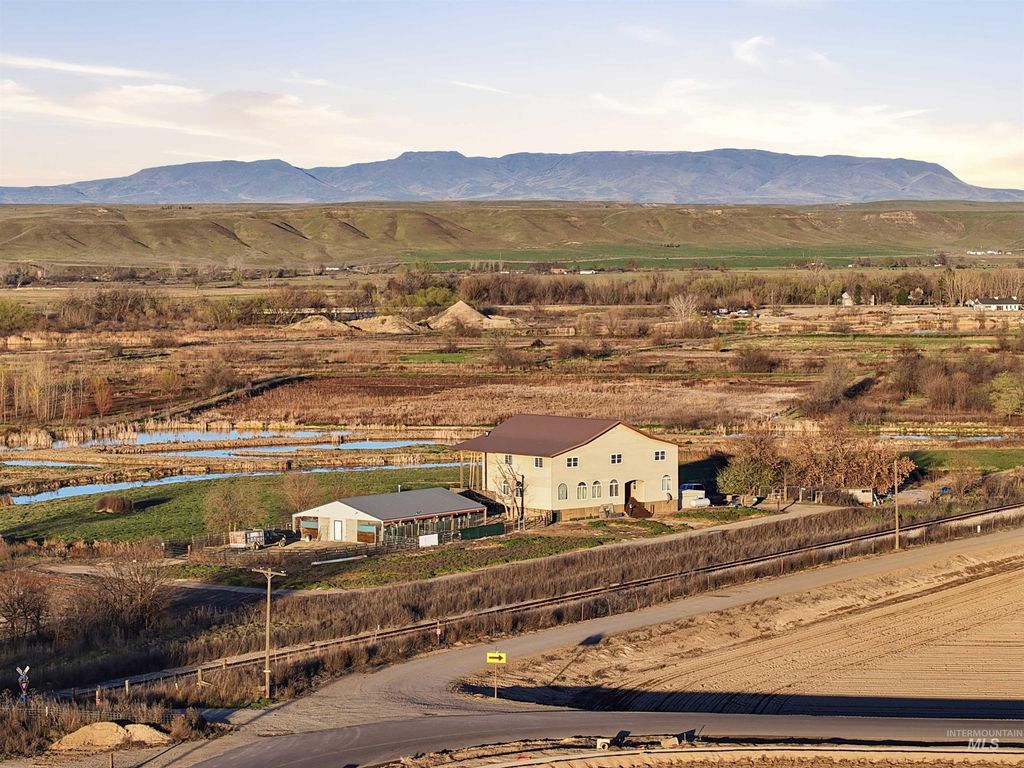 Photo of 6260 Blaine Rd, New Plymouth, ID 83655 (MLS # 98981987)