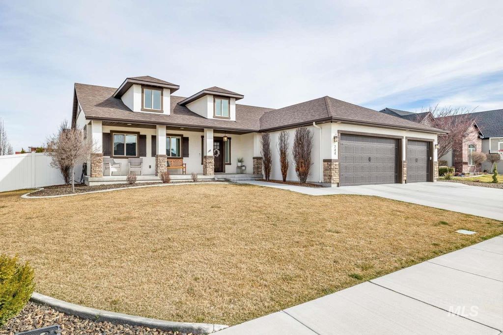 Photo of 744 Midnight Sun Loop, Twin Falls, ID 83301 (MLS # 98978344)