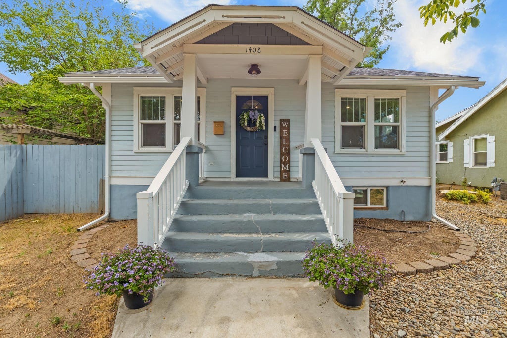Photo of 1408 13th Avenue, Lewiston, ID 83501 (MLS # 98994026)