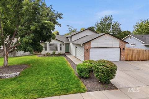 Photo of 153 W Chrisfield Dr, Meridian, ID 83646 (MLS # 99000281)