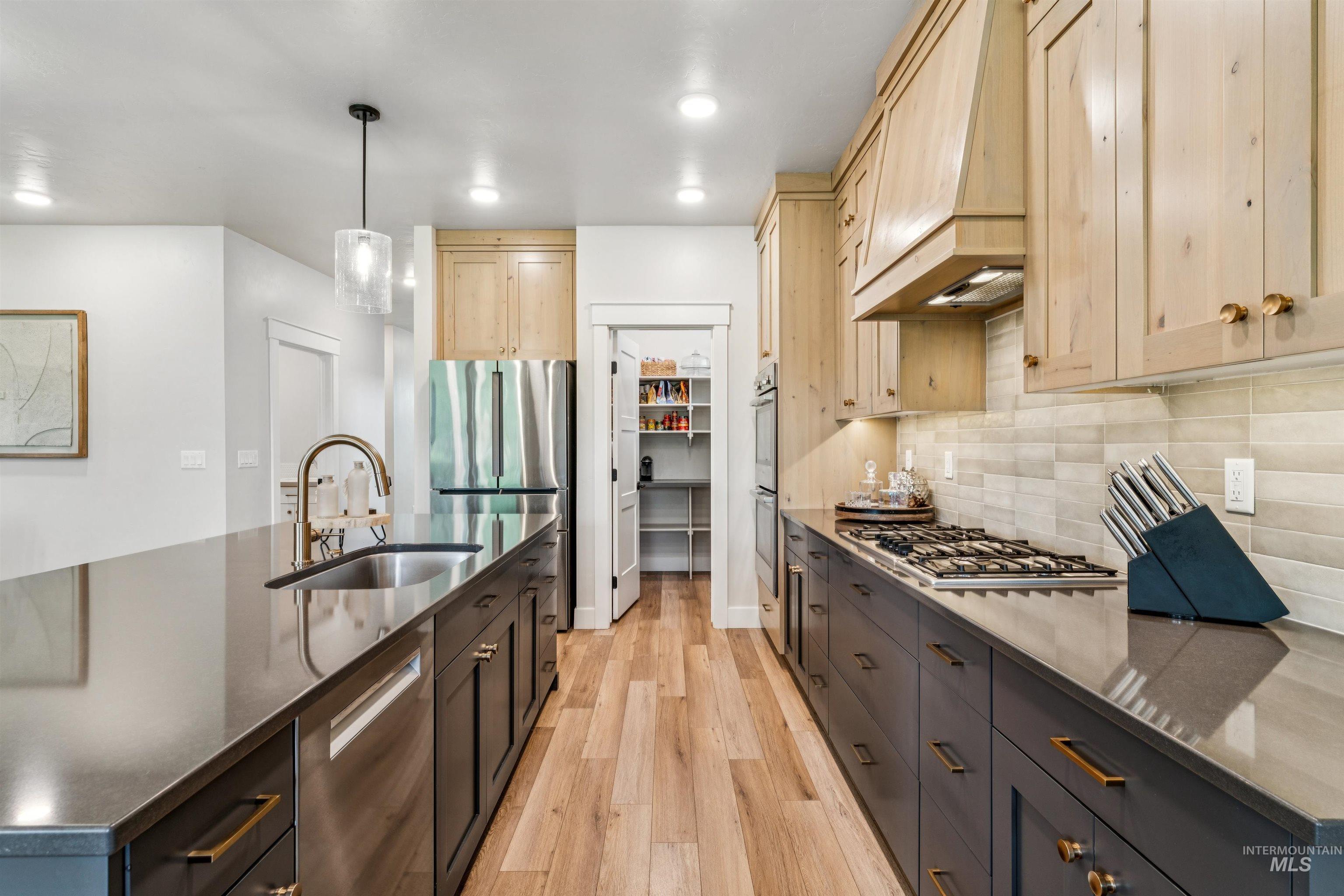 506 S Steephead Lane