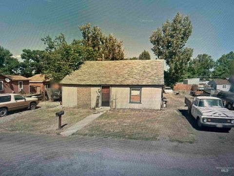 Photo of 824 S Hayes Ave, Emmett, ID 83617 (MLS # 98940763)