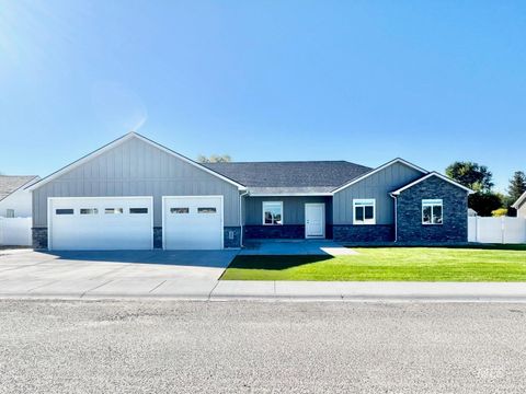 Photo of 520 Biscotti Loop, Heyburn, ID 83336 (MLS # 98963958)
