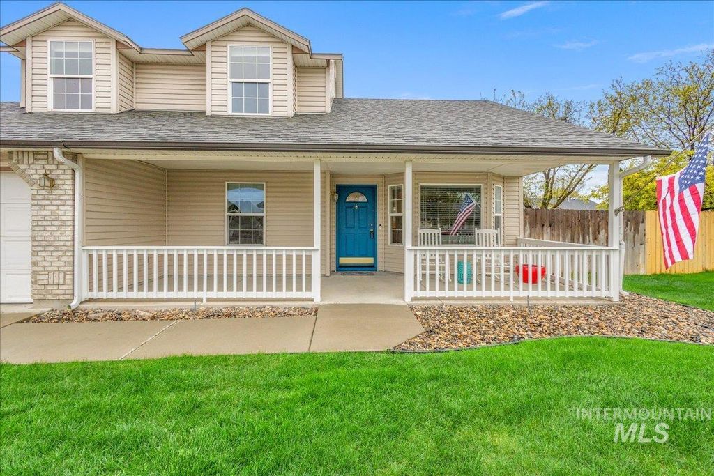 Photo of 413 Summer Ct, Nampa, ID 83686 (MLS # 98985662)