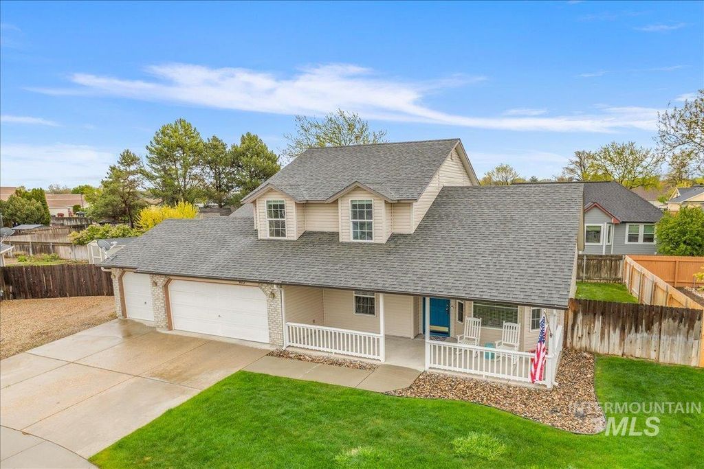 Photo of 413 Summer Ct, Nampa, ID 83686 (MLS # 98985662)