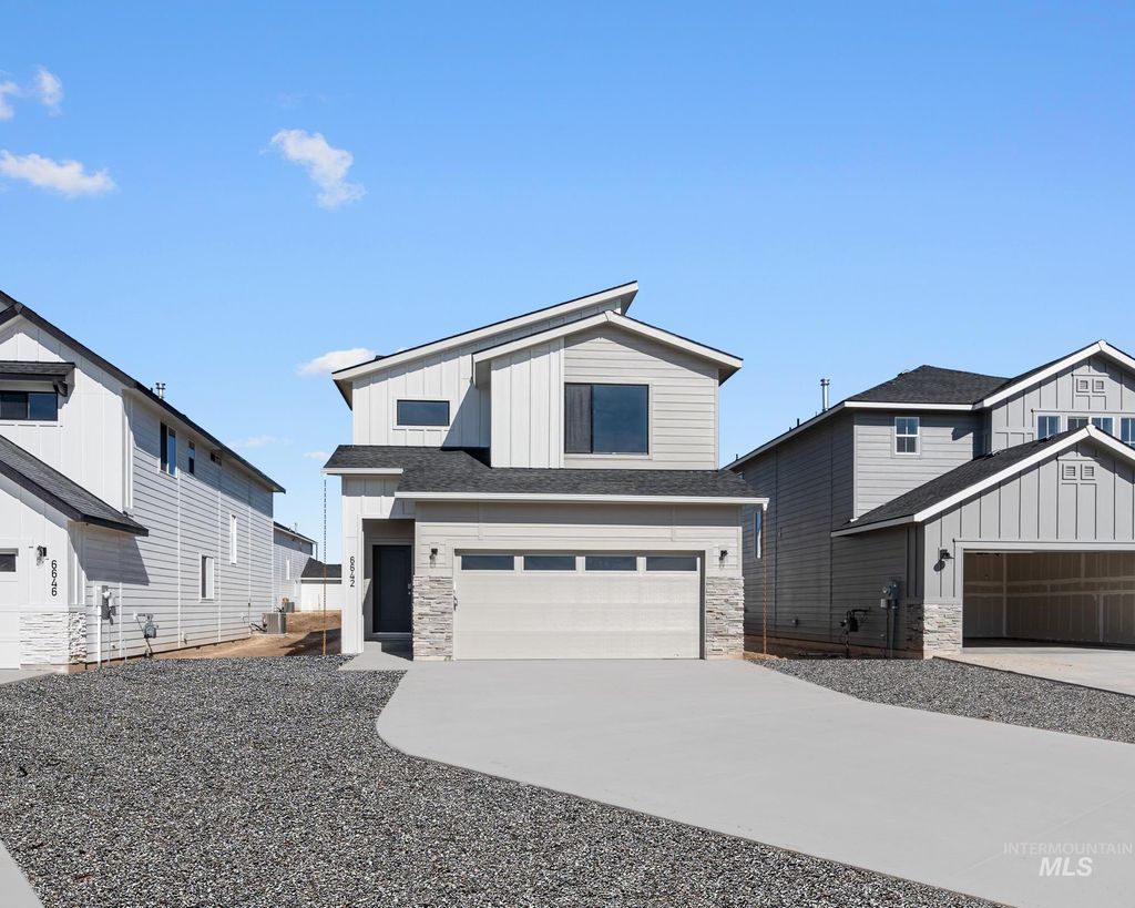 Photo of 2519 W Fallon Lp AVE, Nampa, ID 83651 (MLS # 98985544)