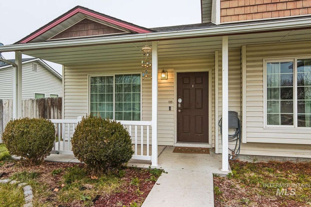 Photo of 67 N Brandywine St, Nampa, ID 83651 (MLS # 98972508)