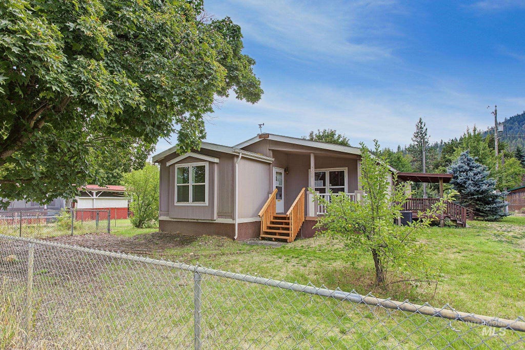 Photo of 3386 Montana Street, Kamiah, ID 83536 (MLS # 99001208)