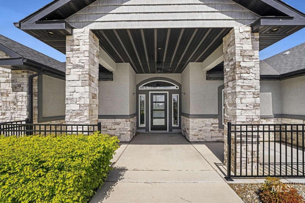 Photo of 3847 N Glasswing Dr, Filer, ID 83328 (MLS # 98993864)