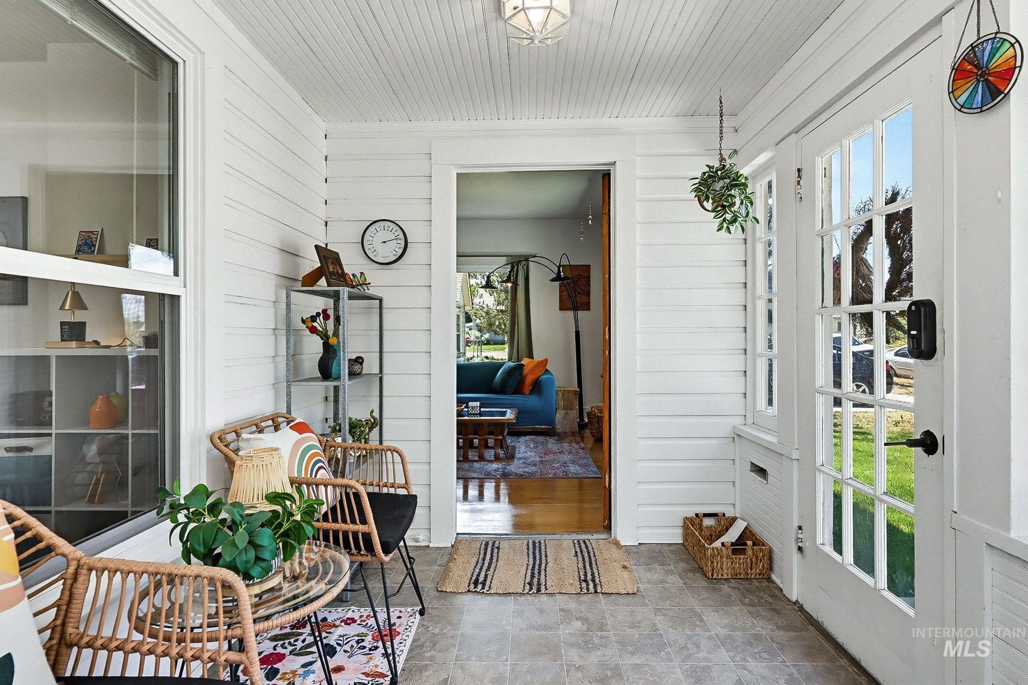 320 18th Ave S