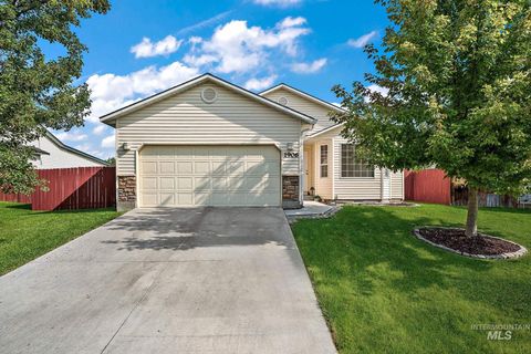 Photo of 1906 W Meffan Ave, Nampa, ID 83651 (MLS # 98961116)