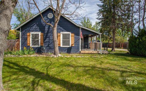 Photo of 4800 W Franklin Rd, Boise, ID 83705 (MLS # 98984877)