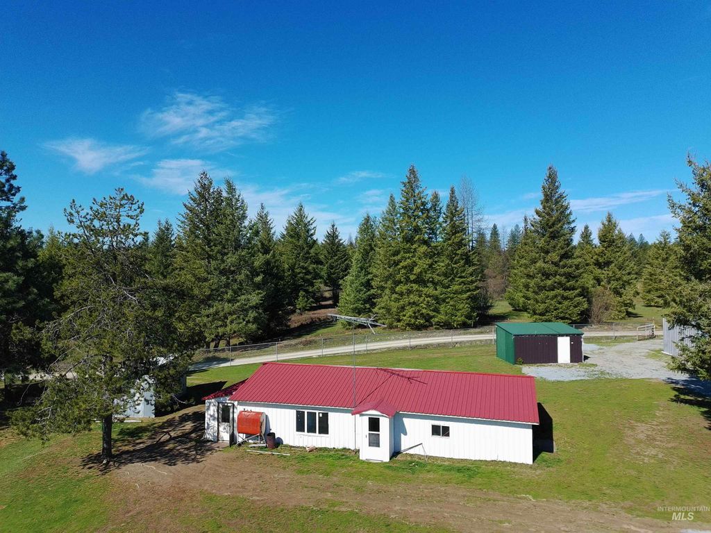 Photo of 509 Doris Ln, Oldtown, ID 83822 (MLS # 98982632)